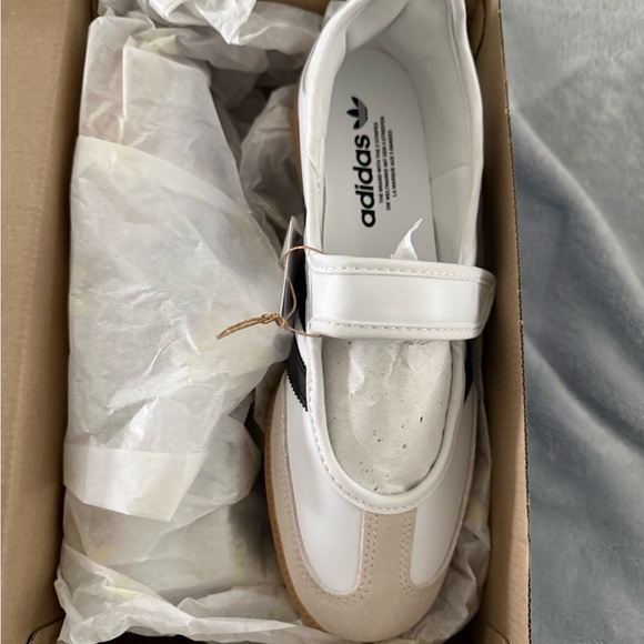 Adidas Samba Jane in Blue Shoe Box - Picture 2 of 3